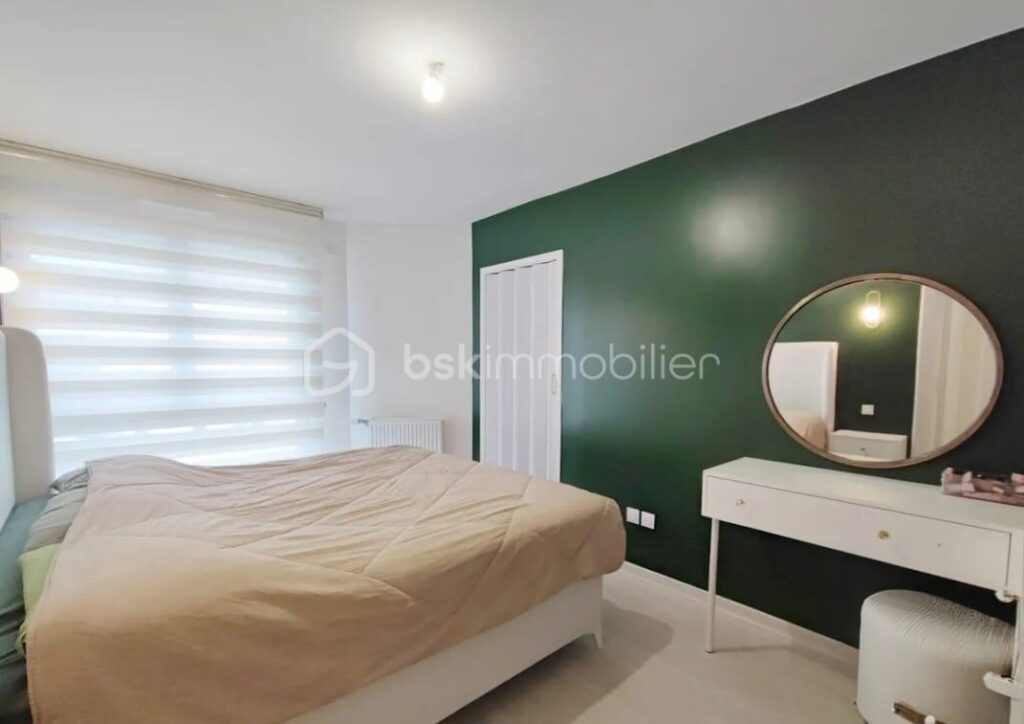 Appartement 5 pièces 89 m² – Terrasse 45 m² – place de parking – proximité des commodités – 5 pièces – 4 chambres – 89 m²