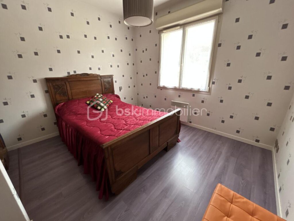 BELLE MAISON SUR SOUS SOL SEMI ENTERRE – BONNES PRESTATIONS – 4/5 CHAMBRES- – 6 pièces – 4 chambres – 134 m²
