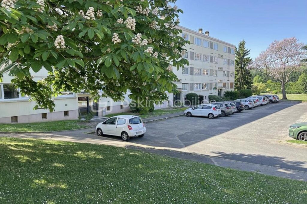 🌿 SOISY-SUR-SEINE (91450) – Appartement 3 pièces de 75 m² entièrement rénové – Résidence verdoyante et sécurisée – 3 pièces – 2 chambres – 75 m²