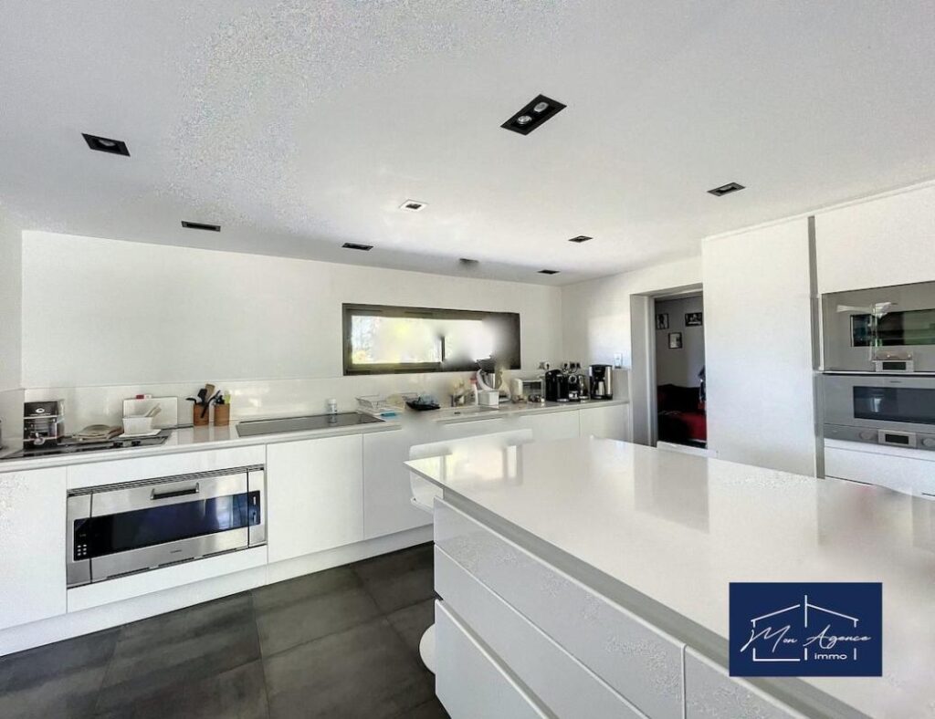 Demeure familiale de prestige – 7 pièces – 5 chambres – 370 m²