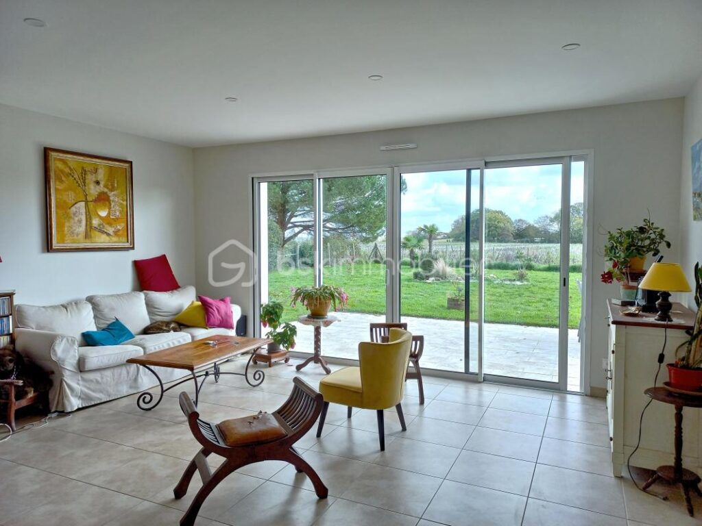 Plain-pied de 2021 au calme – Trois chambres – Garage – 4 pièces – 3 chambres – 90 m²