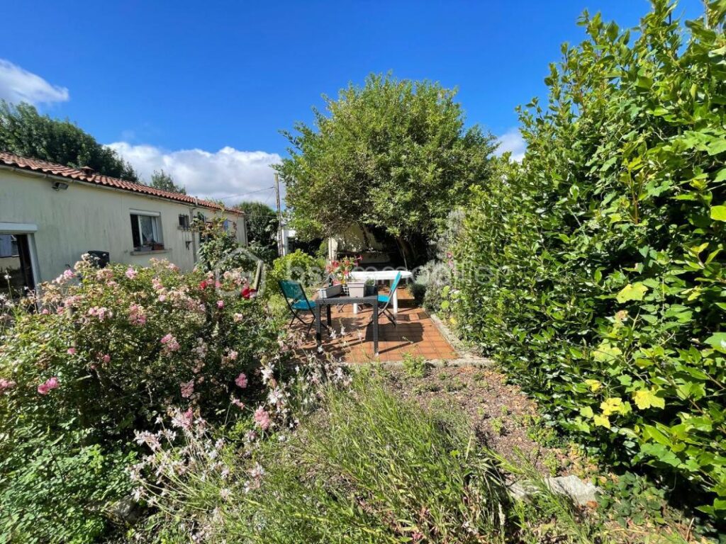 Exclusivité BSK Immobilier – Maison d’exception au cœur de la nature, à 2 minutes du centre-ville – 5 pièces – 3 chambres – 91 m²