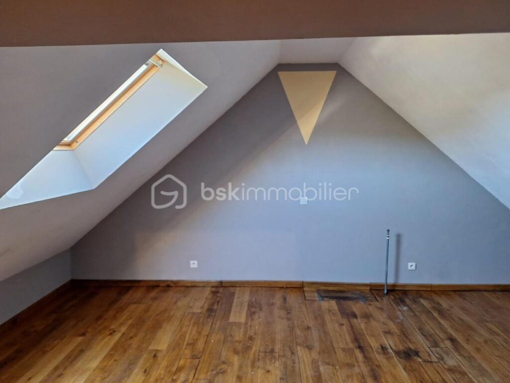 À vendre : Pavillon individuel sur les hauteurs de Monthermé – 5 pièces – 3 chambres – 110 m²