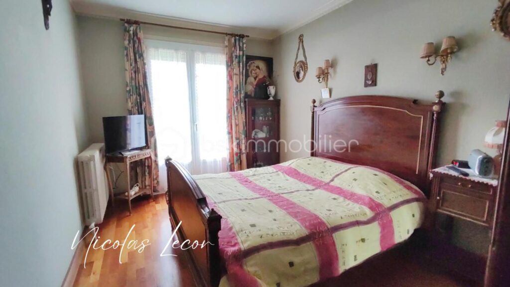 Maison 7 pcs 140 m² – 7 pièces – 5 chambres – 140 m²