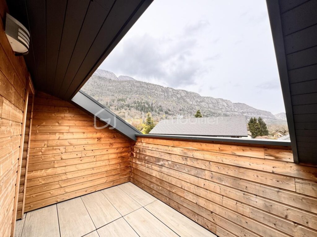 Duplex 143 m² – 1km du lac – 3 chambres – 4 pièces – 3 chambres – 97 m²