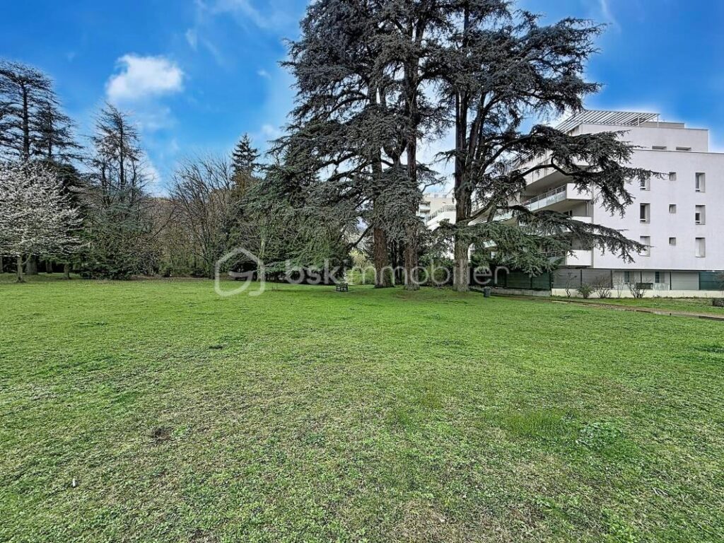 Appartement T3 de 67m2 avec terrasse – 3 pièces – 2 chambres – 66 m²