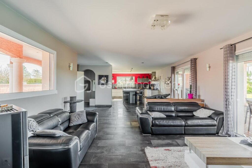 RARE MAISON PLAIN PIED DOUBLE GARAGE PISCINE SPA ET HAMMAM – 7 pièces – 4 chambres – 190 m²