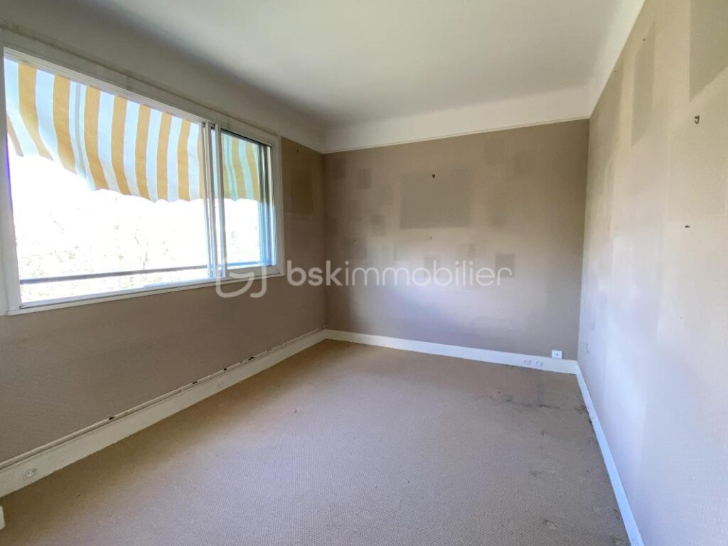 VILLE-D’AVRAY– Dernier étage – Double séjour modulable en 3ᵉ chambre” – 4 pièces – 2 chambres – 82 m²