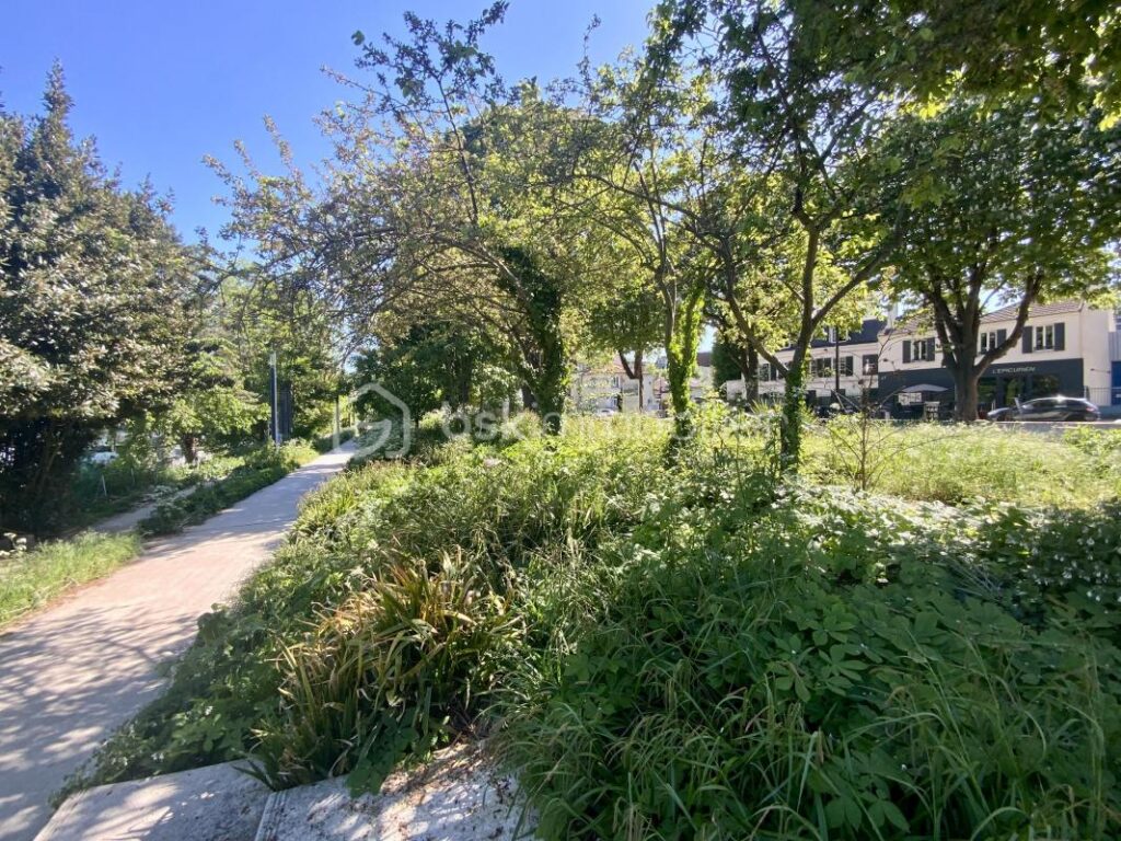 Le Port-Marly- Rue de Paris- Au calme- Prêt à habiter- – 4 pièces – 3 chambres – 62 m²