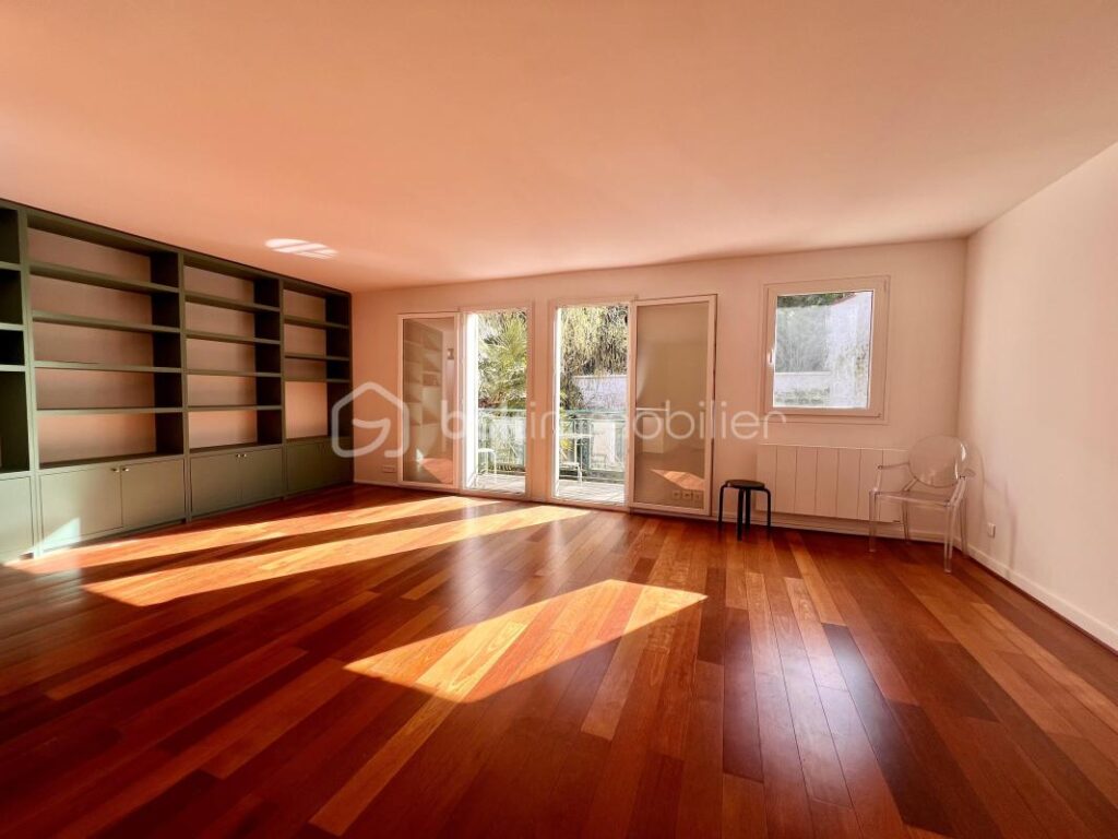 T4 en duplex avec 3 chambres lumineux de 96 m2 – 4 pièces – 3 chambres – 95 m²