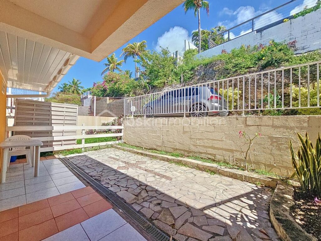 Studio splendide vue mer plage à pied – 1 pièce – 1 chambre – 23 m²