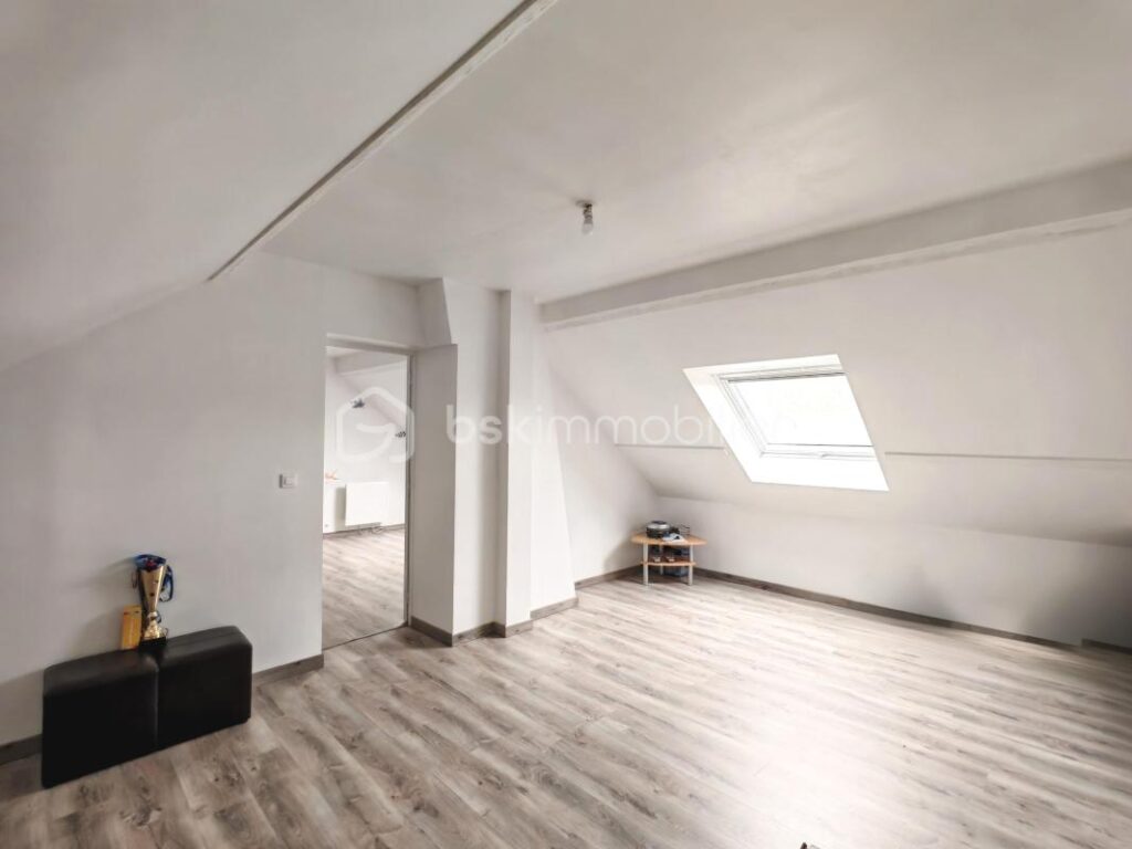 Maison familiale lumineuse avec sous-sol total et jardin – 6 pièces – 4 chambres – 126 m²