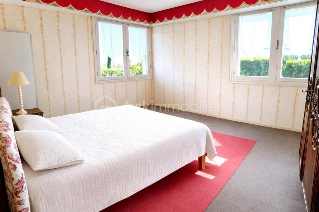 Maison de plain-pied 150 m² – Vue exceptionnelle sur les Pyrénées –Terrain divisible de 8 290 m² – 5 pièces – 4 chambres – 153 m²