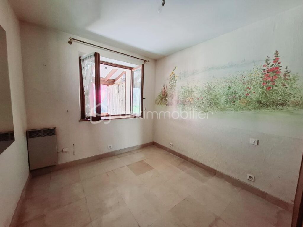 JOLIE MAISON EN PIERRE PRIX NEGOCIABLE – 4 pièces – 2 chambres – 91 m²