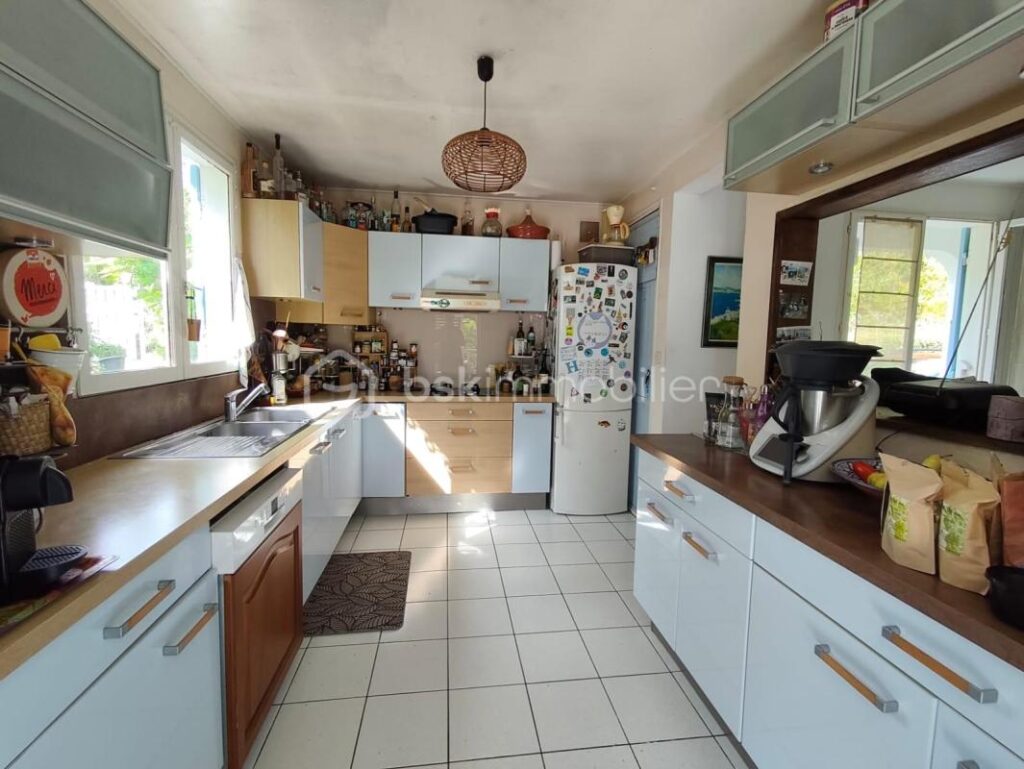 Villa familiale avec piscine et jacuzzi – 7 pièces – 6 chambres – 153 m²