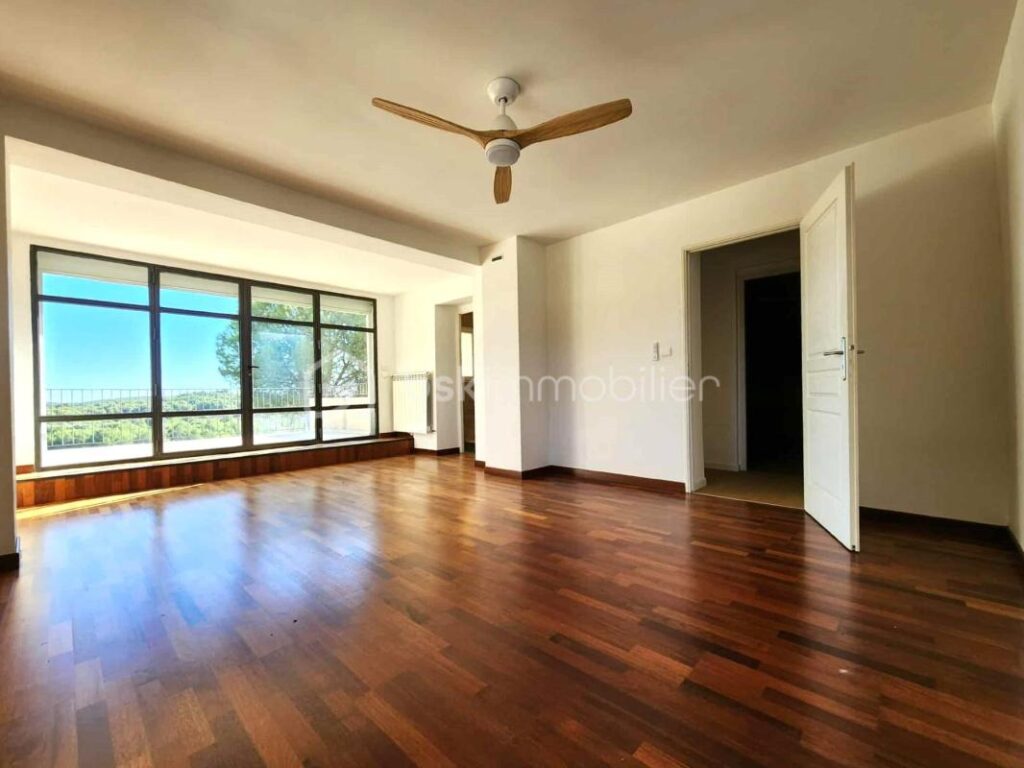 Superbe villa avec vue imprenable – 7 pièces – 4 chambres – 192 m²