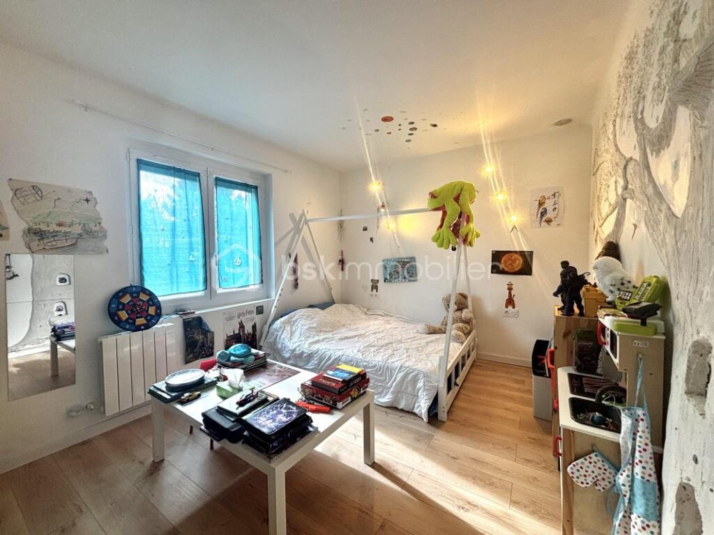 Maison plain-pied 108 m² avec studio indépendant sur un terrain de 760 m² – 5 pièces – 4 chambres – 108 m²