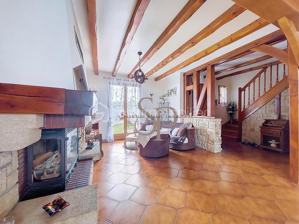 Maison 5 pièces 3 chambres – 5 pièces – 3 chambres – 106 m²