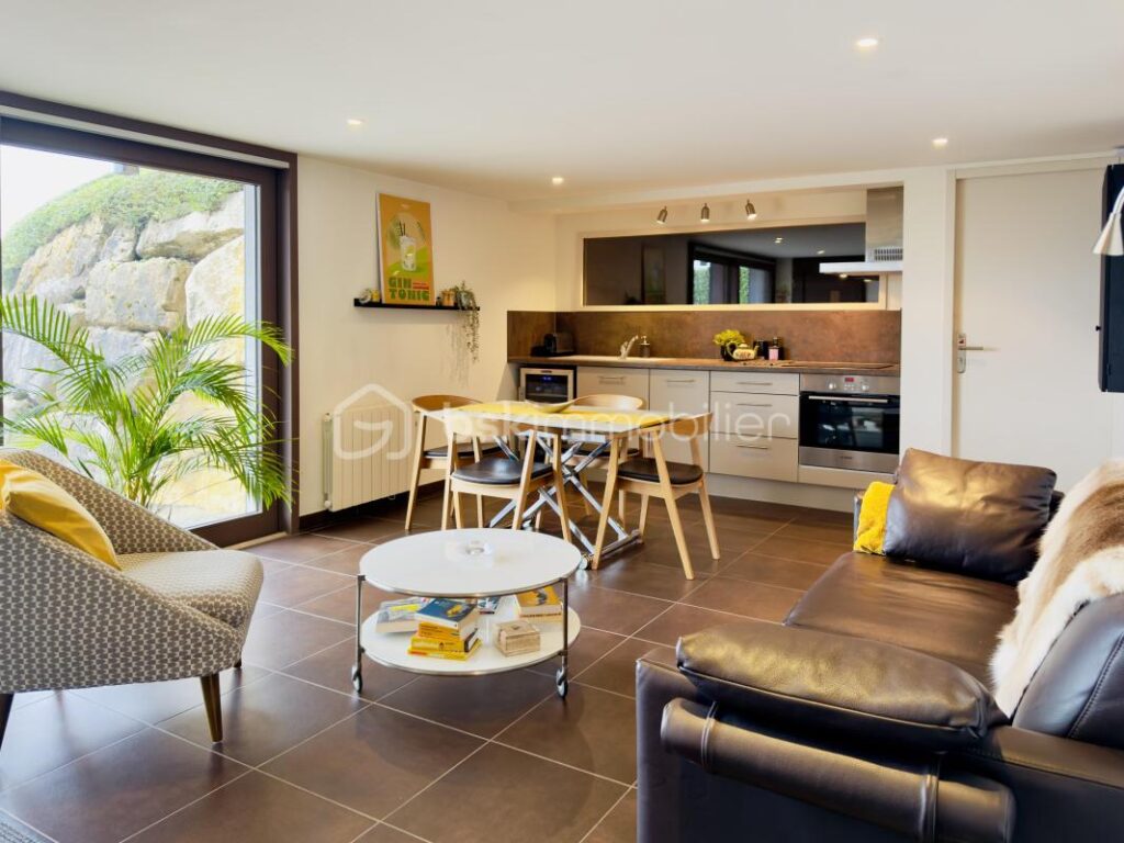 Propriété d’architecte Dunoyer – Panorama alpin exceptionnel, piscine & double habitation – Proche Annecy / Genève / Chamonix – 10 pièces – 5 chambres – 276 m²