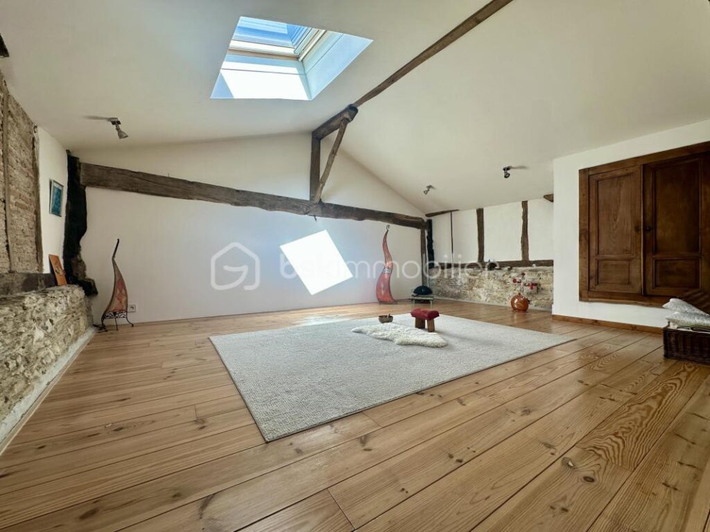 Ferme du XVIIIème Siècle – 7 pièces – 5 chambres – 158 m²