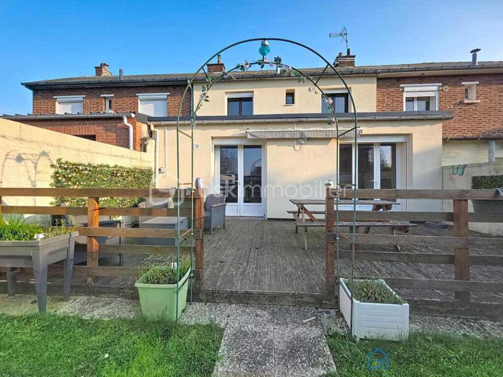 Maison 3 chambres 1 bureau jardin garage – 7 pièces – 3 chambres – 107 m²