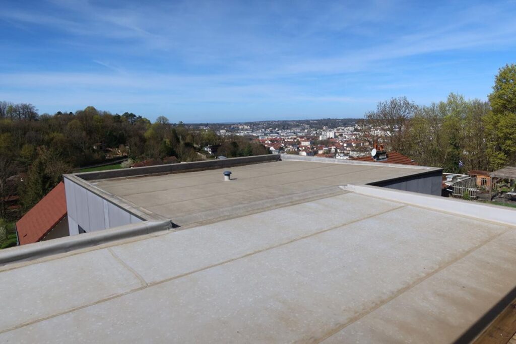 Maison d’architecte Besancon 7 pièce(s) 153 m2 – 7 pièces – 4 chambres – 153 m²