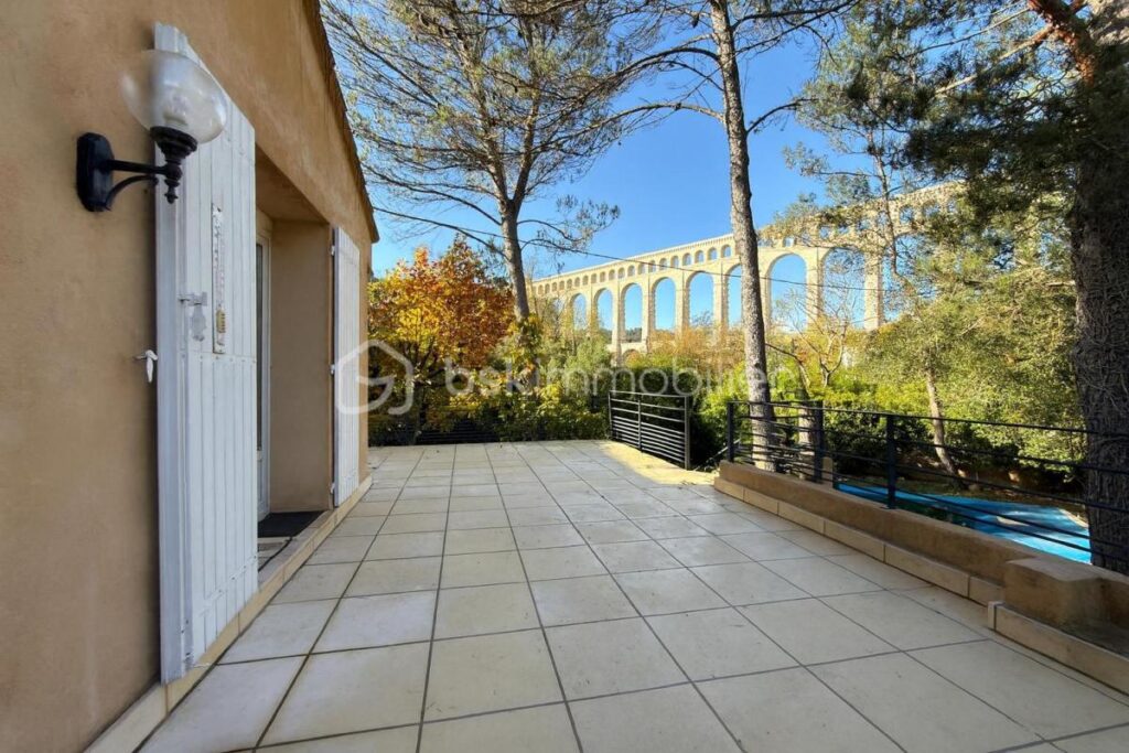 Ventabren – 168m2 de charme et d’authenticité – 6 pièces – 5 chambres – 168 m²