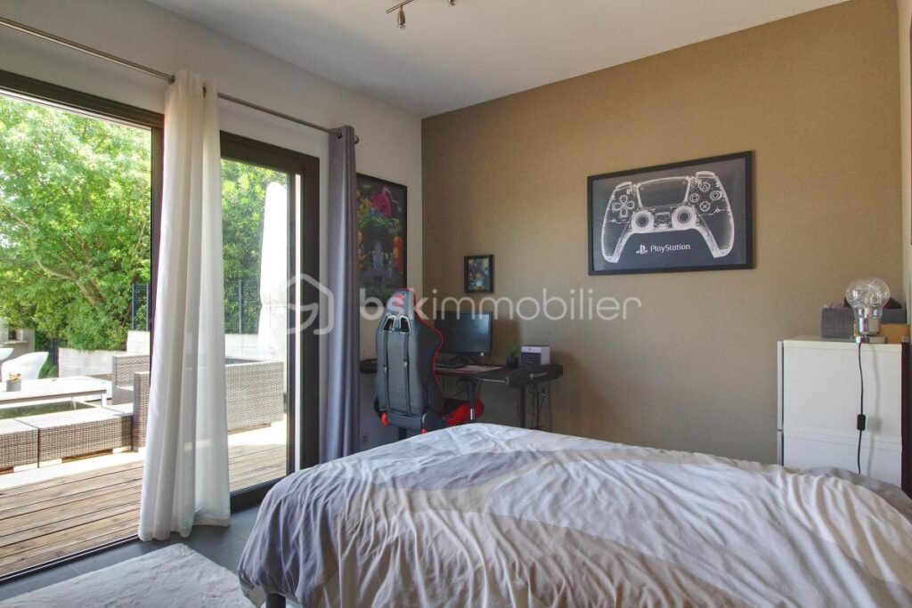 Villa contemporaine 165 M² – 6 pièces – 4 chambres – 165 m²