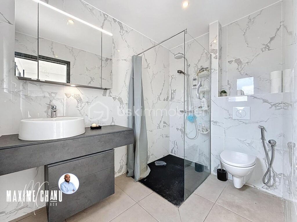 Maison contemporaine 5 pièces avec piscine et garage à BELARGA – 5 pièces – 4 chambres – 142 m²