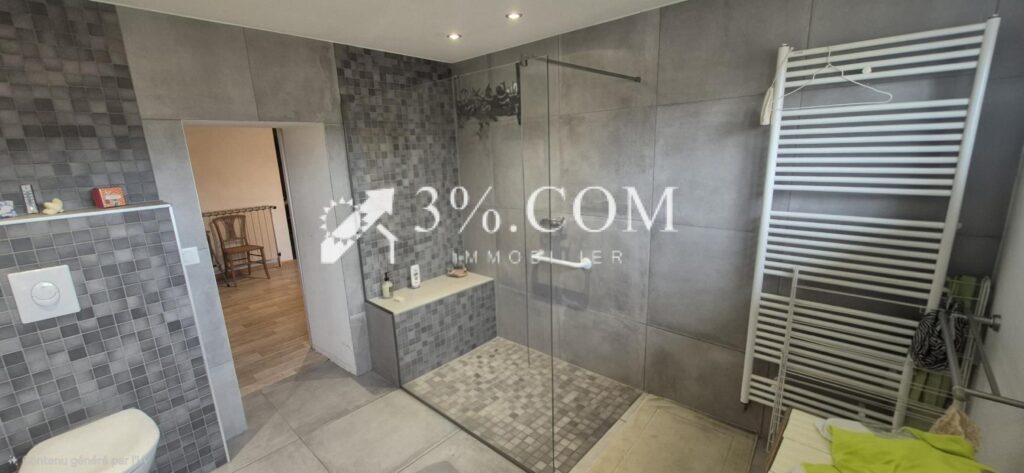 Maison familiale de 136,5 m2 – 8 pièces – 5 chambres – 136 m²