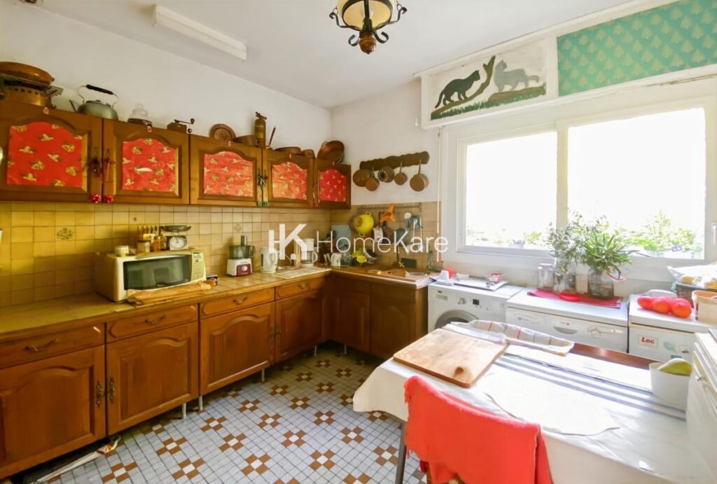 CHARMANTE MAISON SPACIEUSE – 9 pièces – 8 chambres – 270 m²