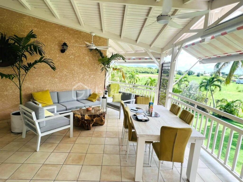 Splendide gîte avec piscine et spas Saint François – 6 pièces – 5 chambres – 170 m²