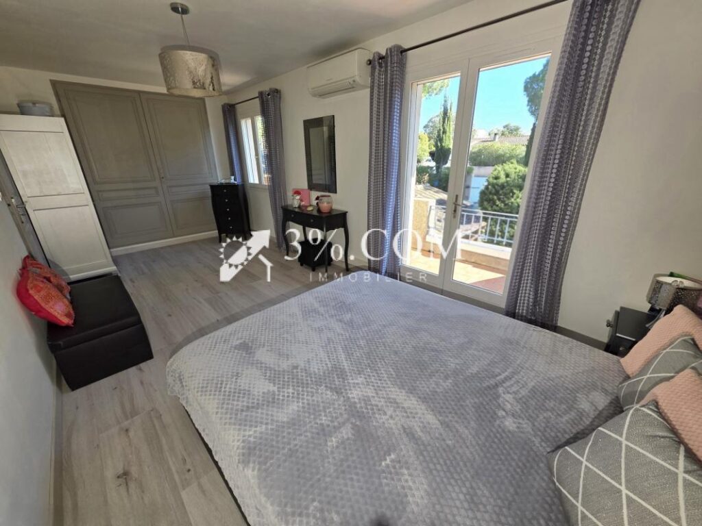 Grande villa dans quartier verdoyant – 6 pièces – 4 chambres – 145 m²