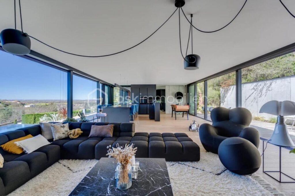 LACROIX-FALGARDE – Villa d’architecte en position dominante à 15 minutes de Toulouse – 6 pièces – 4 chambres – 225 m²