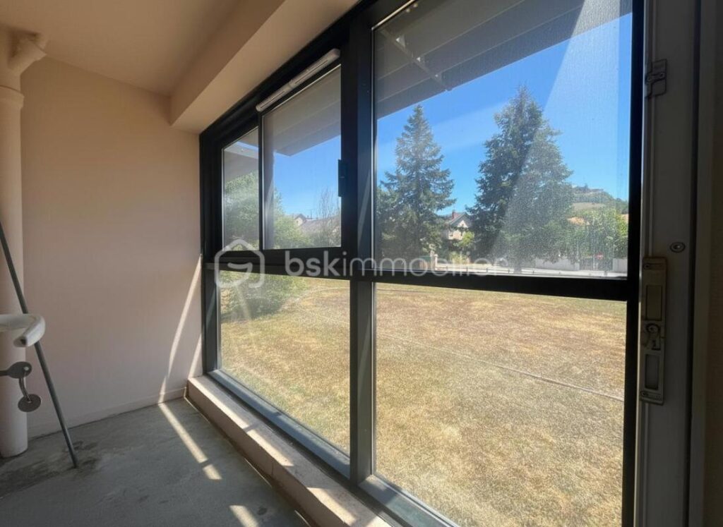 APPARTEMENT 3 PIÈCES – 58 m² + PARKING + CAVE – 3 pièces – 2 chambres – 59 m²