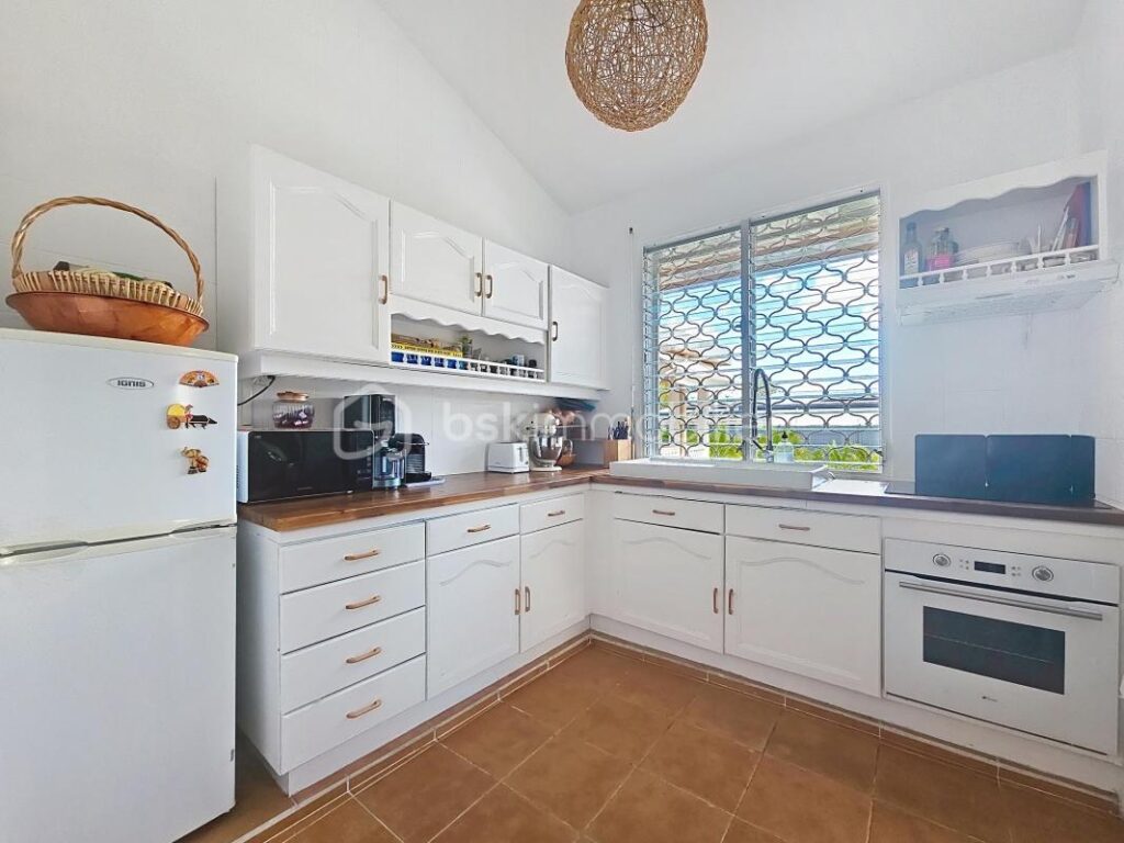 Villa 165 m2 piscine garage 3 chambres et atelier – 5 pièces – 3 chambres – 165 m²