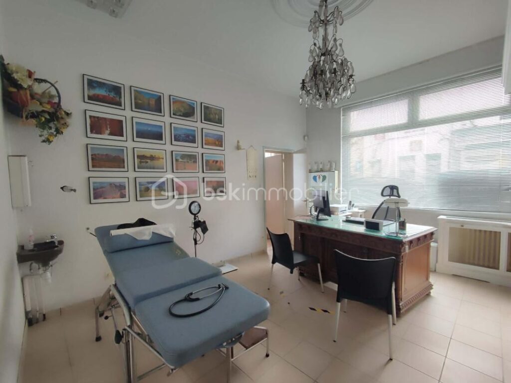 Maison de ville HYPER CENTRE PUR de 1948, 402m2, 15 pièces !!!! – 15 pièces – 9 chambres – 402 m²