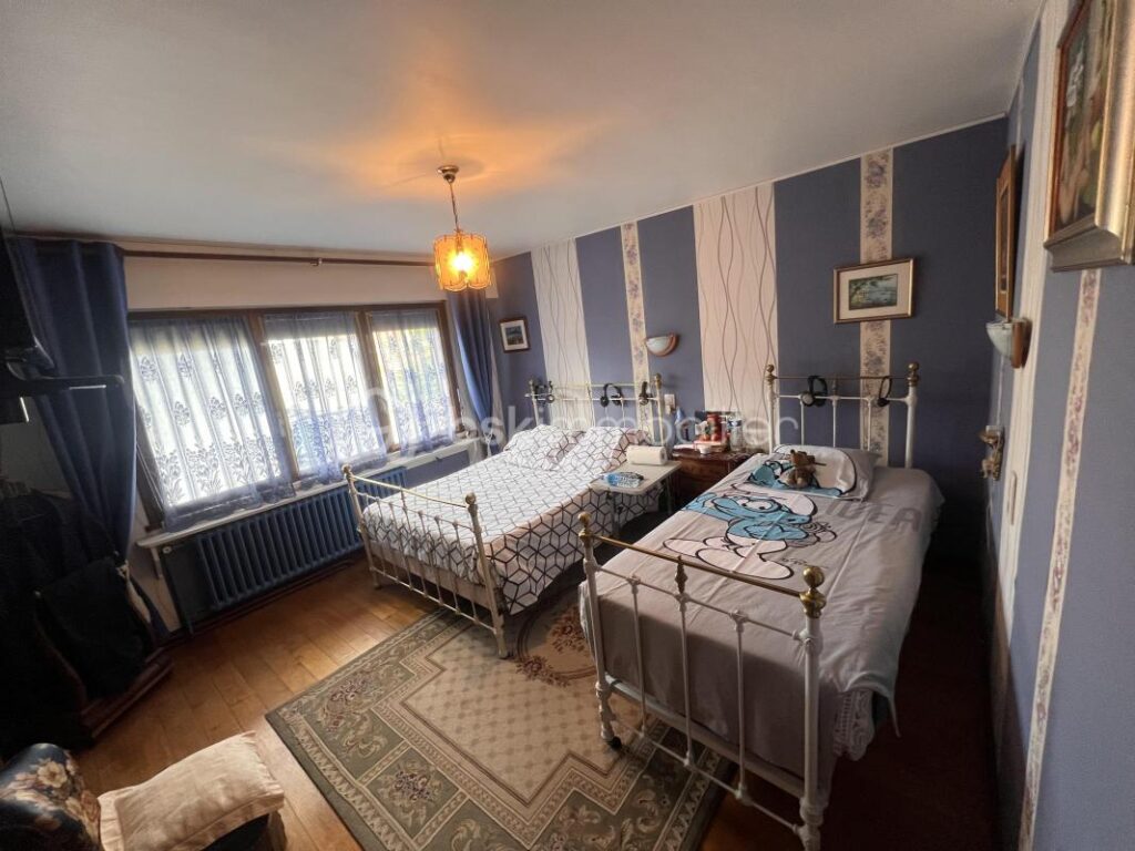 Maison Rare aux Volumes Exceptionnels de 230 M² – 8 pièces – 4 chambres – 230 m²