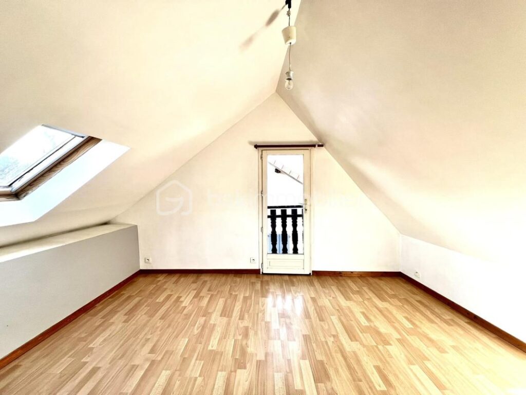 Charmante maison en pierres avec jardin – THEYS – 4 pièces – 2 chambres – 50 m²