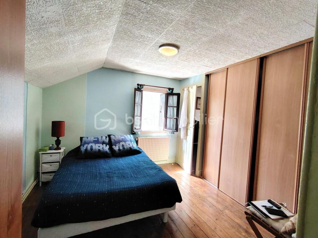 Maison de charme en campagne à Chenu – Tranquillité et vues dégagées garanties ! – 4 pièces – 3 chambres – 75 m²