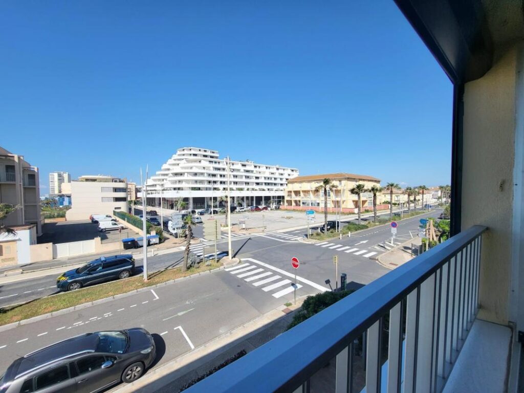 Appartement vue mer – Quartier Casino – 30 m de la plage – 2 pièces – 1 chambre – 43 m²