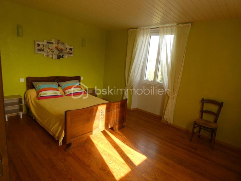 Maison gasconne 201 m2, 6 pièces avec dépendance sur un terrain d&rsquo;environ 5ha – 6 pièces – 5 chambres – 201 m²