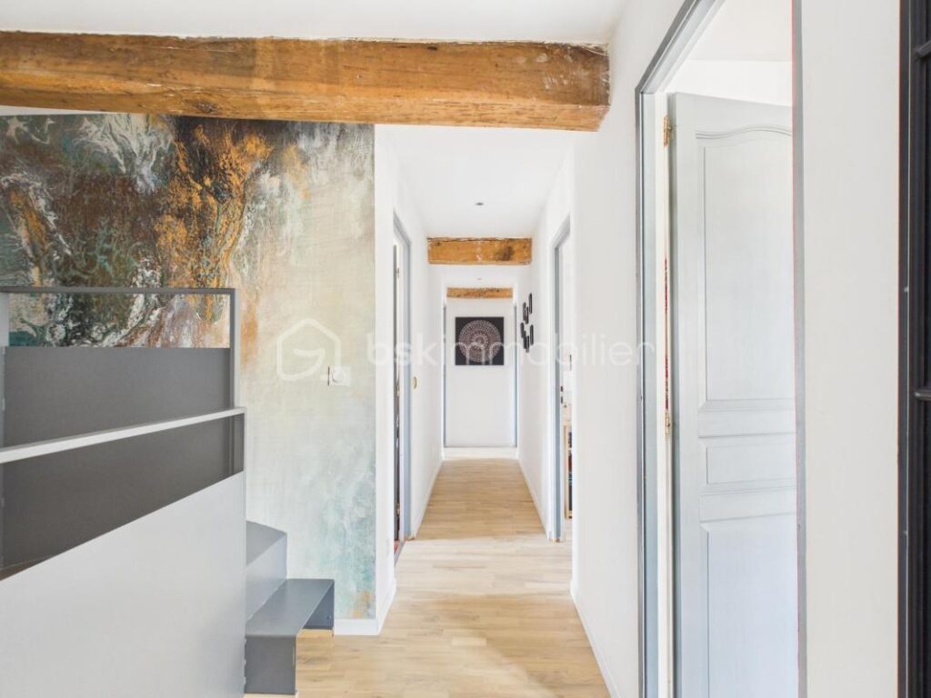 Maison de village – 5 pièces 148 m² – Jardin cocooning – 100 m² d’annexes – 5 pièces – 4 chambres – 148 m²