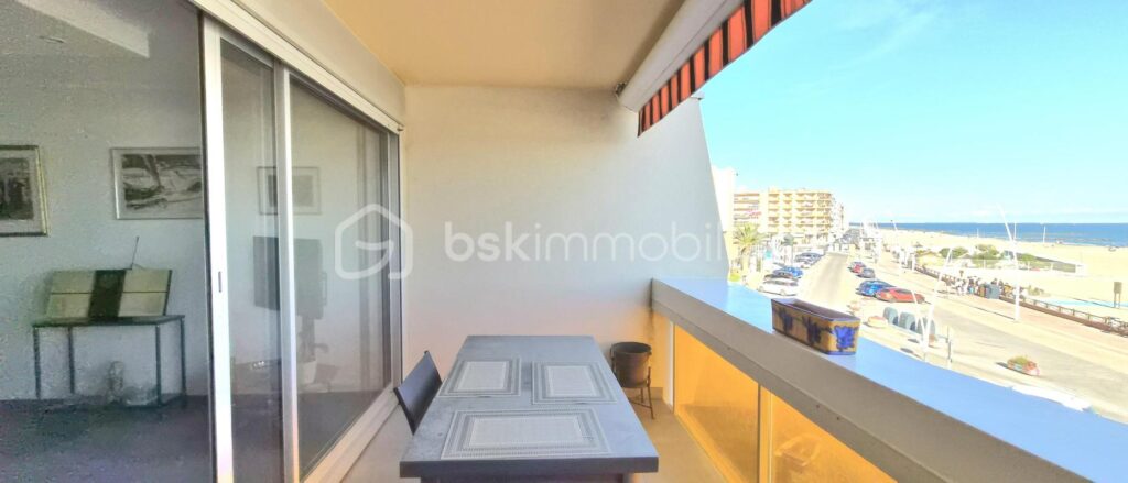 Bien exceptionnel à la vente – Magnifique T3 de 70m2 en front de mer – 3 pièces – 2 chambres – 58 m²