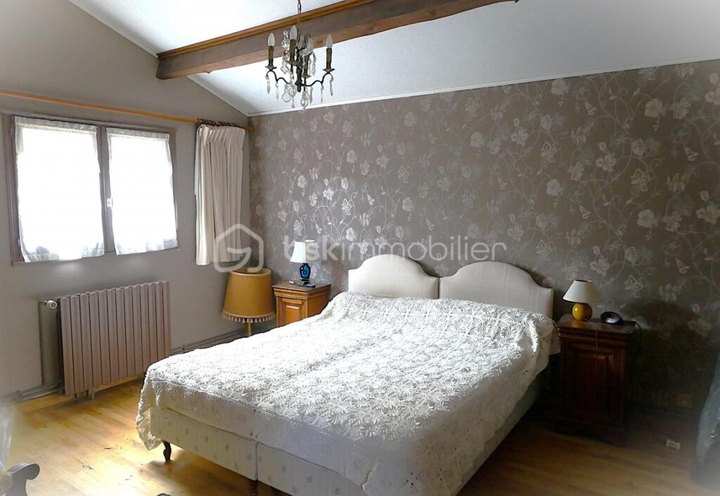 Maison de 169 m², le calme de la campagne, pas de vis à vis, piscine à débordement avec vue sur la vallée Cévenole ! – 6 pièces – 4 chambres – 169 m²