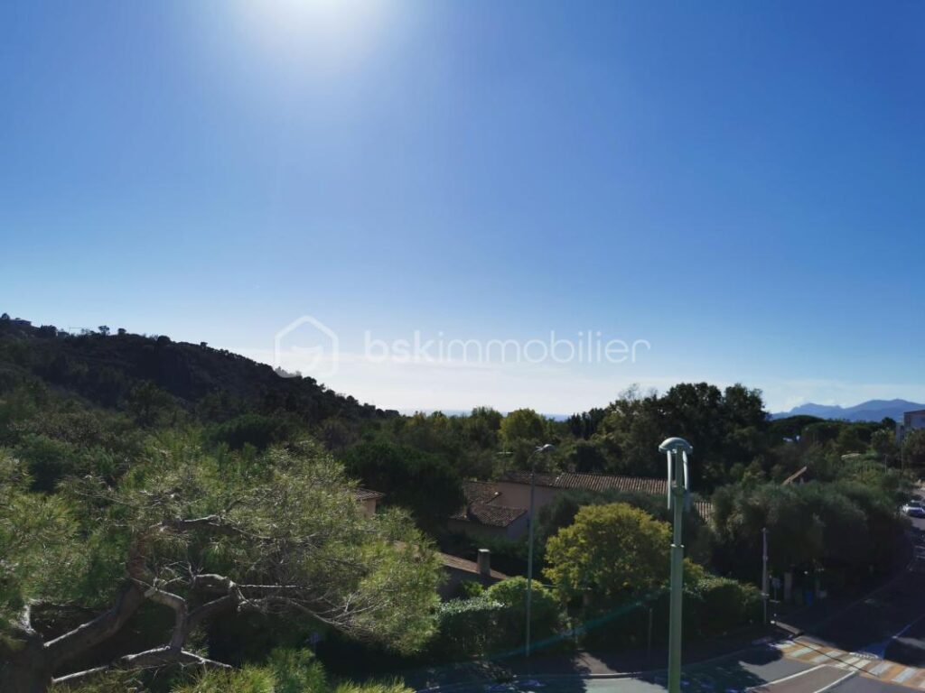 Très beau 4 pièces avec vue mer – 4 pièces – 3 chambres – 76 m²