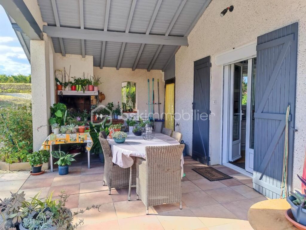 Magnifique Maison avec Vue sur Condom : Garage, Piscine et Jacuzzi – 6 pièces – 4 chambres – 190 m²