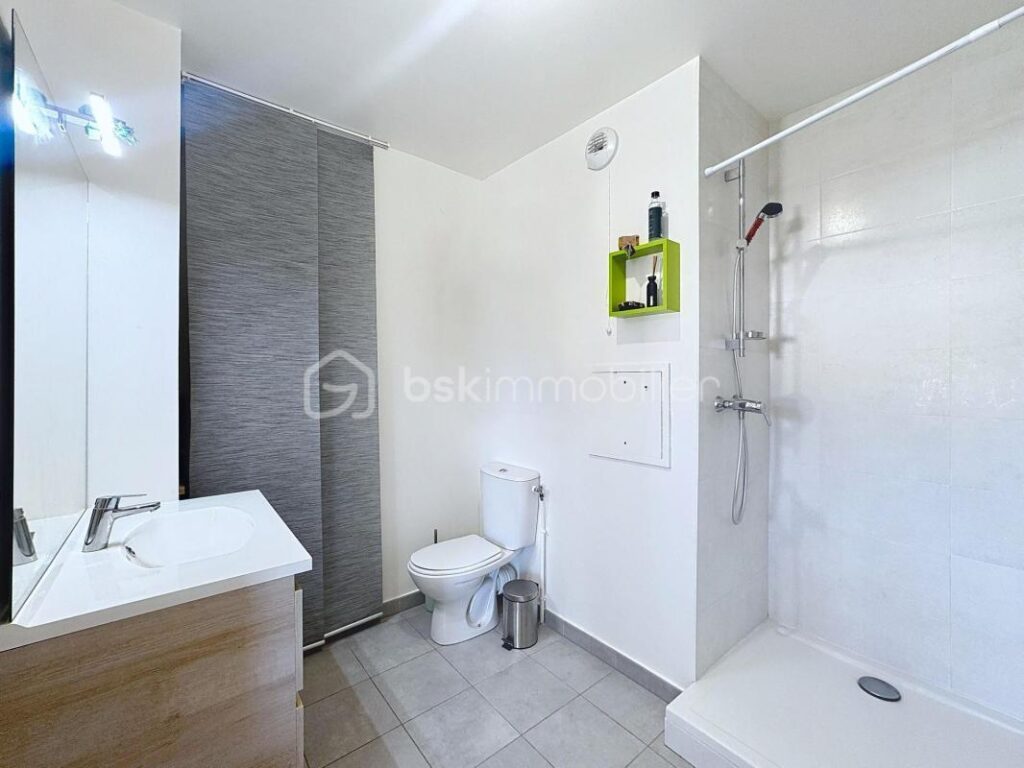Charmant T2 de 42 m² avec vue imprenable sur le canal – Quartier prisé de la Croix-Bonnet à Bois-d’Arcy – 2 pièces – 1 chambre – 41 m²