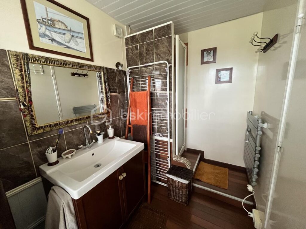 Charmante maison de village rénovée avec jardin – 4 pièces – 2 chambres – 73 m²