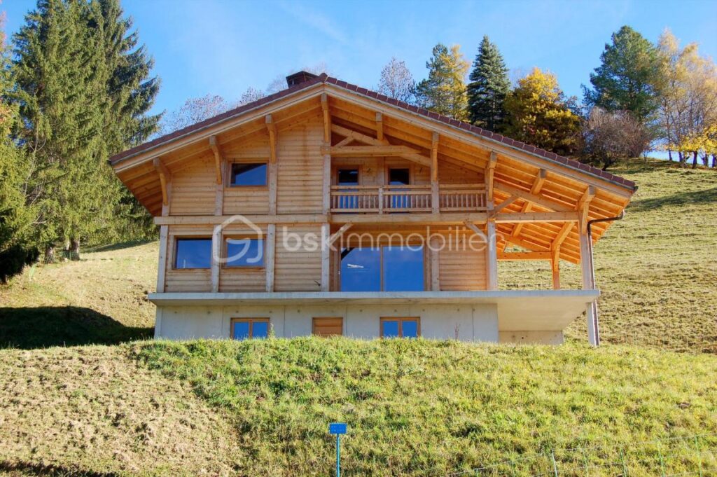 En exclusivité SUPERBE CHALET EN COURS DE CONSTRUCTION – MANIGOD – 8 pièces – 4 chambres – 150 m²